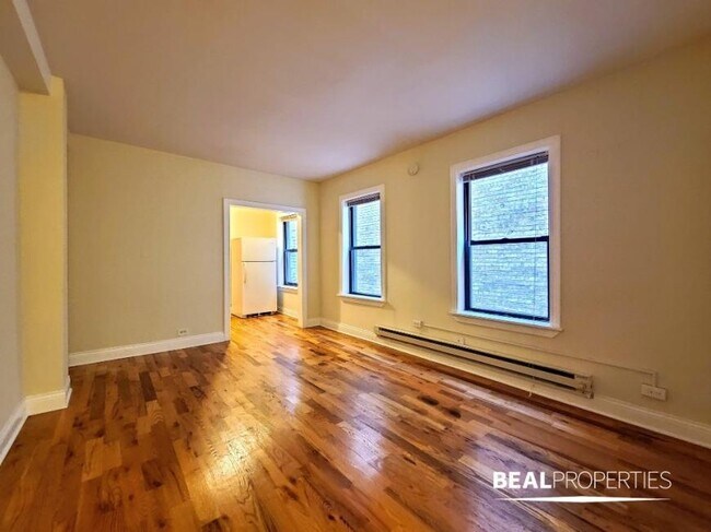 Foto del edificio - 0 bedroom in CHICAGO IL 60610