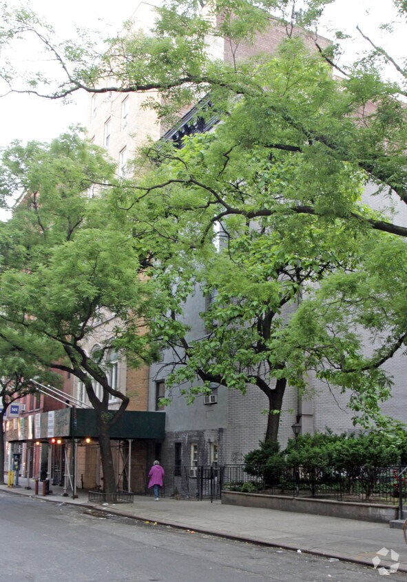 Primary Photo - 345-347 W 48th St