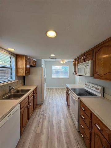 Building Photo - 2620 Winterlake Dr