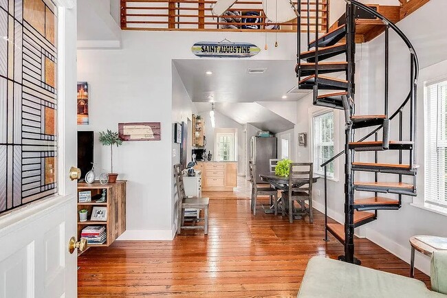 Building Photo - 76 Abbott St