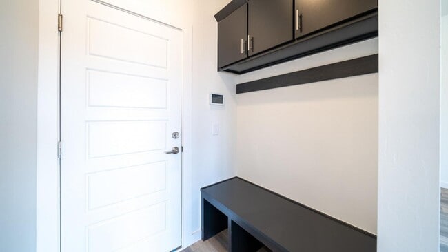 Building Photo - Modern Home in East Edmond + 4 bed + 3.5 bath + 3 Car Garage