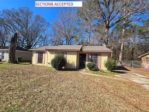 Building Photo - 4104 Lone Oak Dr