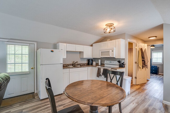 Building Photo - 1470 Gulley River Rd