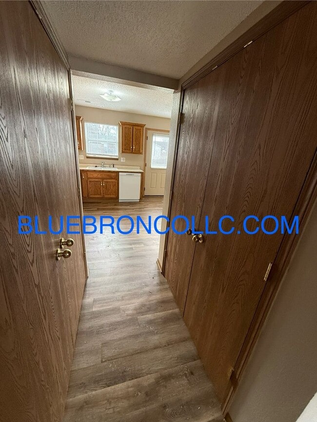 Foto del edificio - Lovely 2 bedroom townhome in Peculiar