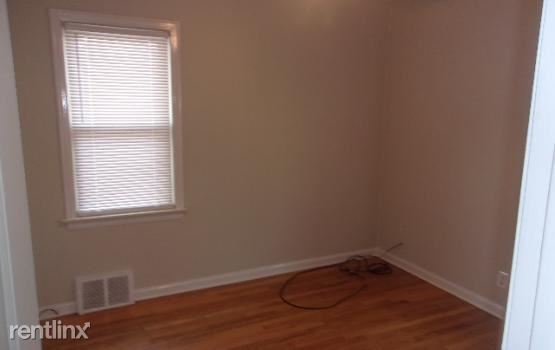 Building Photo - 2 br, 1 bath House - 950 Detroit Ave