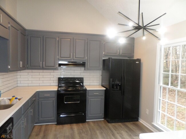 Building Photo - 4075 Springlake Cir
