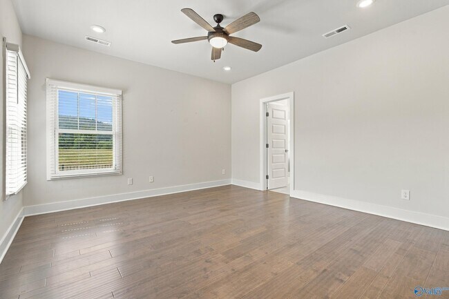 Building Photo - 151 Bridgestone Dr NE
