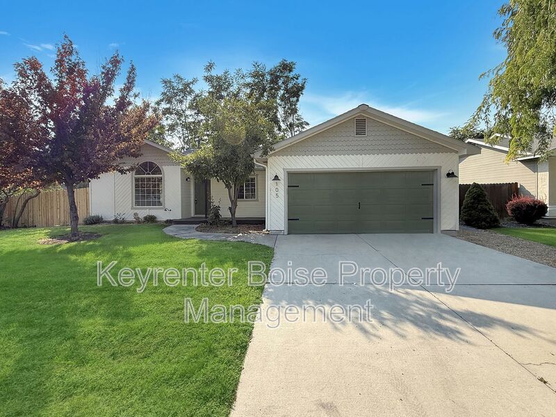Foto principal - 105 N Chaparal St