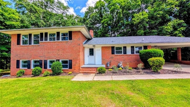 Foto del edificio - 3318 Hilltop Cir