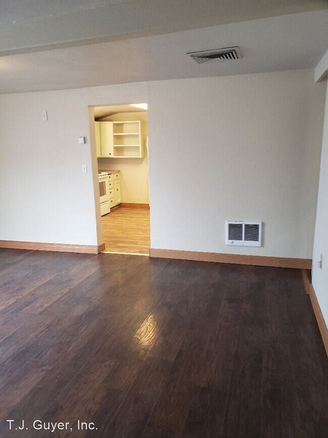 Building Photo - 3 br, 1 bath House - 405 Girard Street
