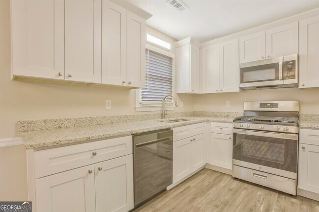 Foto del edificio - 1442 Hillside Pl SE