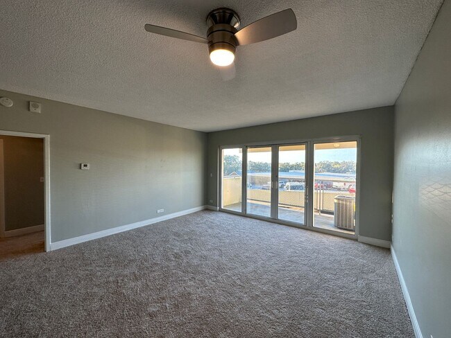 Building Photo - Condo for Rent in Bayshore Condominiums ~ ...
