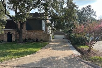 Building Photo - 10811 Cranbrook Rd