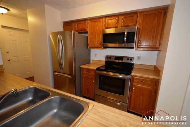 Building Photo - 708 southern hills dr
