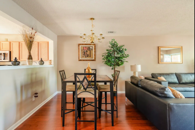 Dining Room - 10625 Prairie Ridge Ln