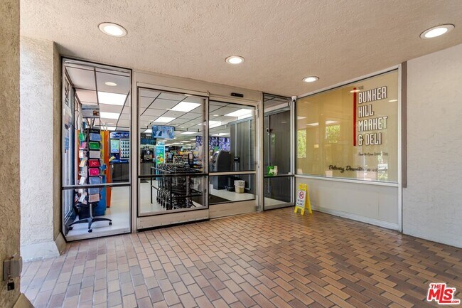 Foto del edificio - 800 W 1st St