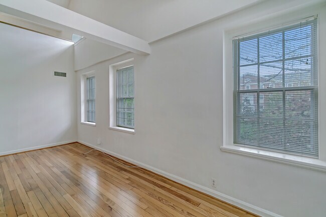 Foto del edificio - 3531 39th St NW