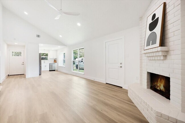 Foto del edificio - 5156 Beaver Hollow Dr