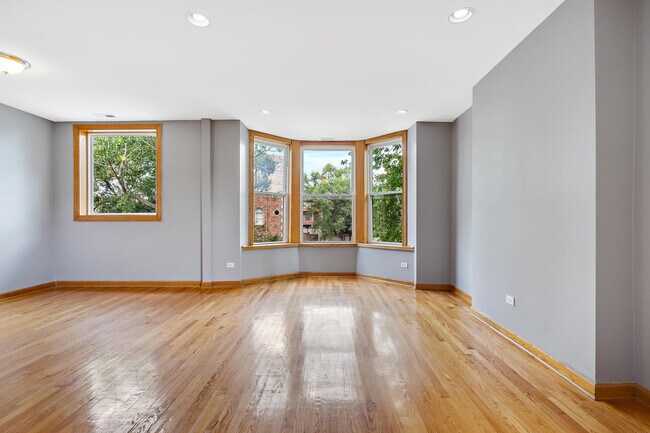 Foto del edificio - 427 E 42nd Pl