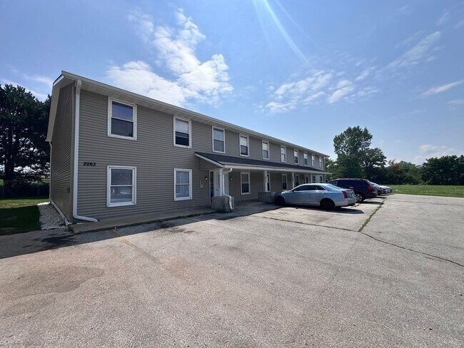 Building Photo - Noble Estates |||