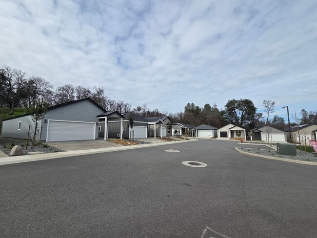 Building Photo - Brand New Build on Old Alturas - ALL Electric with City of Redding Solar!