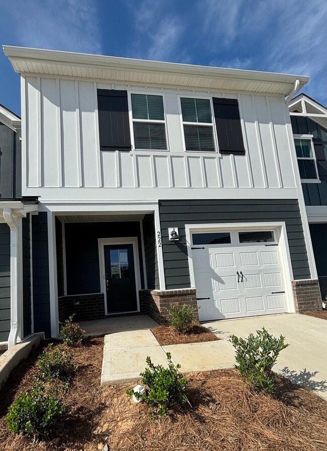 Building Photo - 222 Tiger Lily Dr