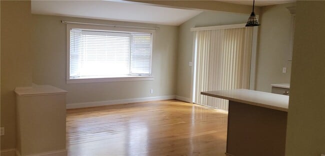 Building Photo - 6 South St