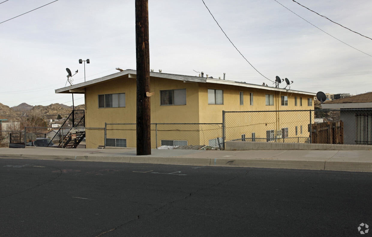 Building Photo - 15375 6th St