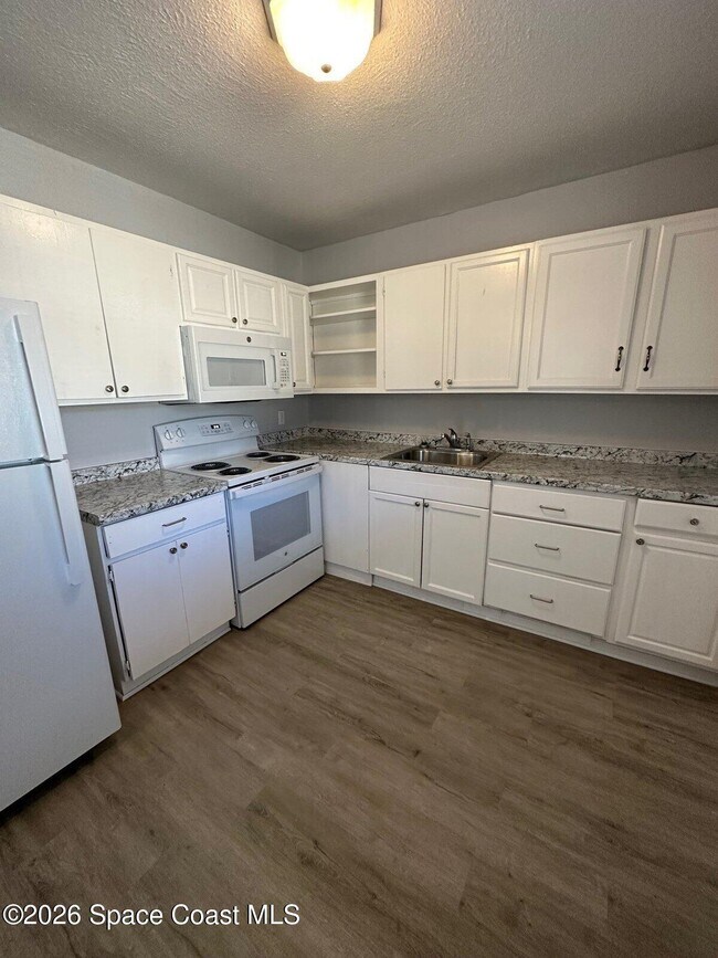 Building Photo - 1022 1st Ave