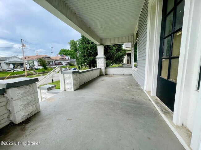 Foto del edificio - 1815 E Market St