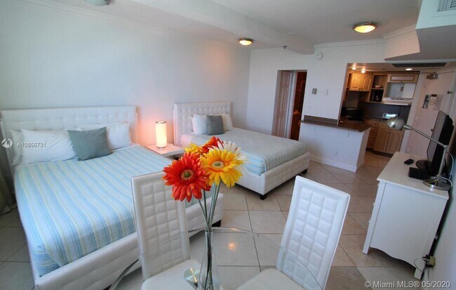 Building Photo - 5445  Collins Ave  1624 Miami Beach Fl 33140