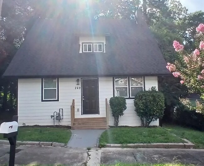 Foto del edificio - 249 Laurel Ave SW