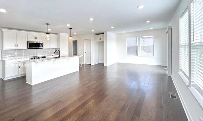 Foto del edificio - 27605 E Red Fox St