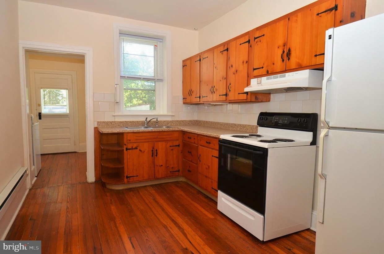 3 Glenwood Ave Unit 31, Collegeville, PA 19426 Room for Rent in