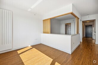 Jr. 1BR, 1BA- 478SF - 1190 Mission at Trinity Place