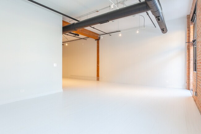 Building Photo - 213 N Racine Ave