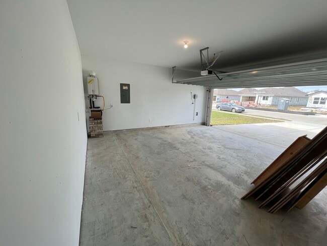 Building Photo - 618 Thunder Cloud Dr