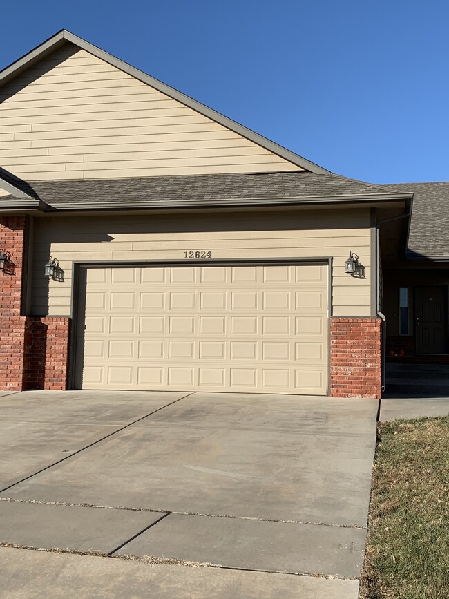 Building Photo - 12624 E Willowgreen Cir