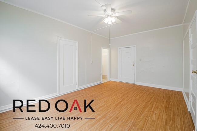 Foto del edificio - 2966 James M Wood Blvd