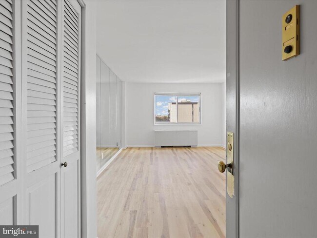 Foto del edificio - 5340 Holmes Run Pkwy