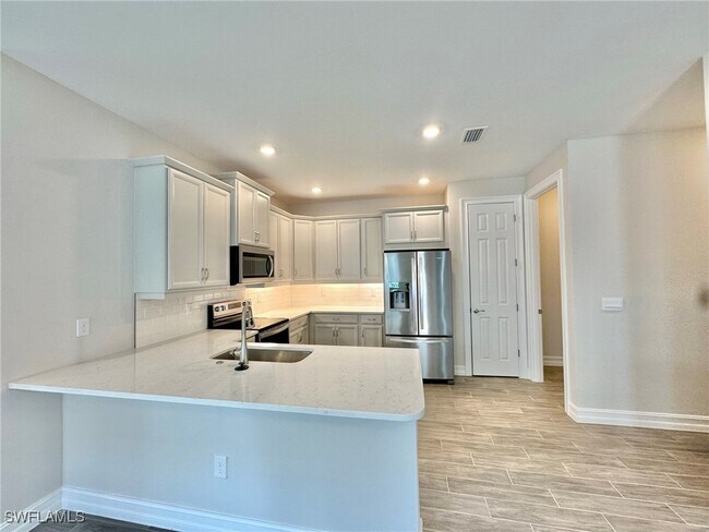 Building Photo - 881 Enbrook Lp
