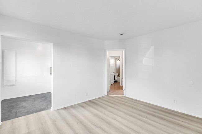 Foto del edificio - 725 Spence St