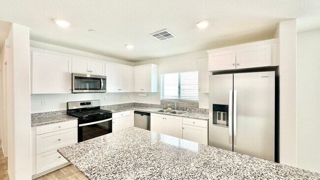 Building Photo - Beautiful Brand New Construction Single St...