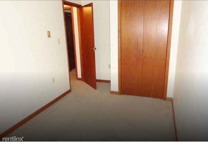 Foto del edificio - 920 Southgate Dr