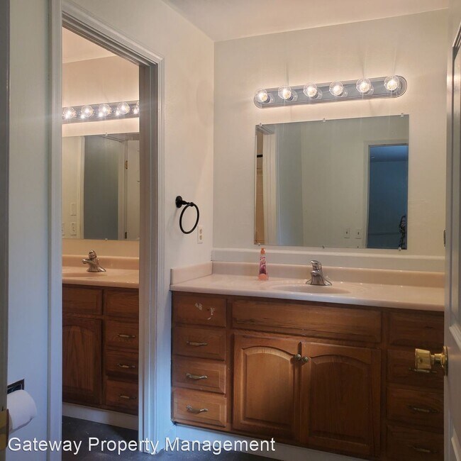 Foto del edificio - 3 br, 2 bath House - 1341 E Shelton Spring...