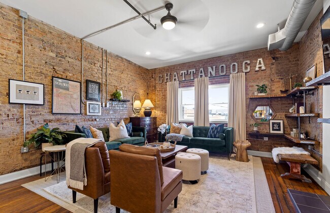 Lliving Room - 1617 Rossville Ave