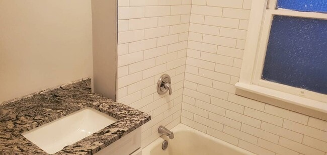 Building Photo - 1959 Hitchcock Ave