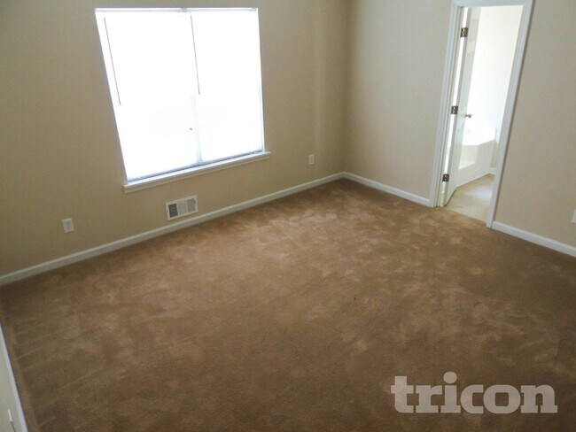 Foto del edificio - 76 White Pines Ln