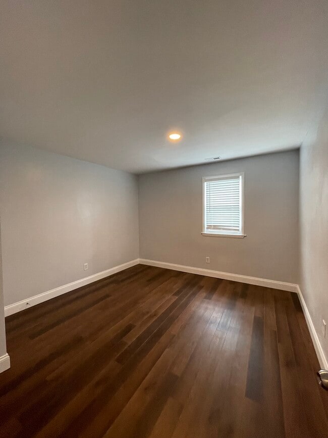 Apt 2 Bedroom 1 - 3706 Dolfield Ave