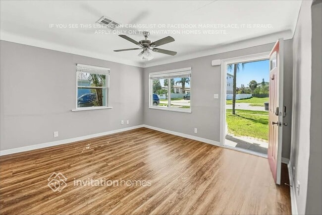 Foto del edificio - 833 61st Ave NE